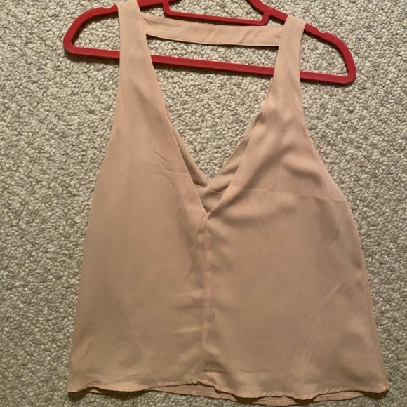 Tobi Peachy Tan Flowy Top - Picture 2 of 3